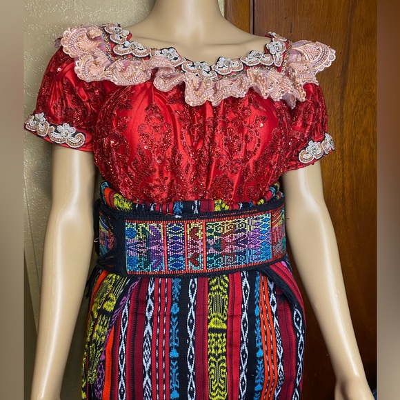 Trajes típicos de Guatemala Corte de 8 varas corte fino - Picture 3 of 9